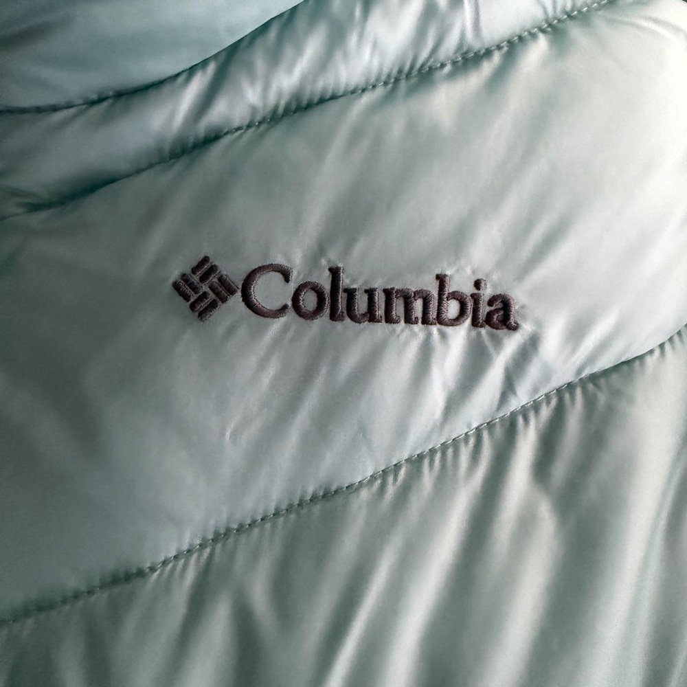 Columbia Women's Aqua Quilted Vest, Omni Heat, Size L - Picture 6 of 8